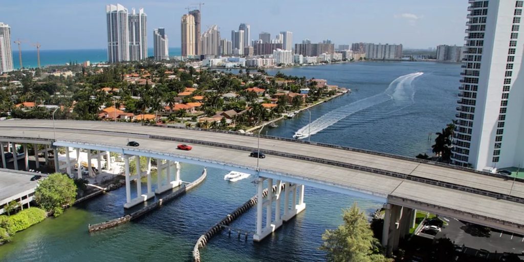 Make Miami Vacations Better by Renting Boat