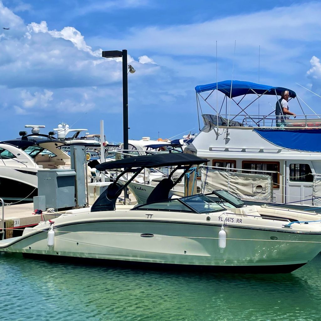 Renting a Boat without a Skipper in Biscayne Bay